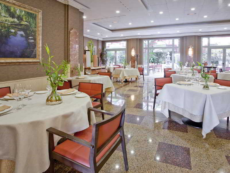 מלון מדריד Vp Jardin Metropolitano מסעדה תמונה